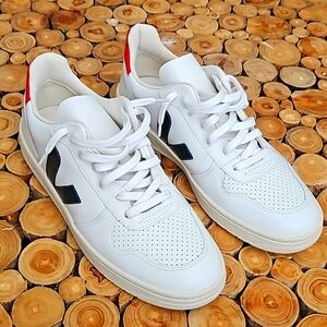 V-10 " White Natico Pekin"/ 11M, 44M/ White, Red and Blue